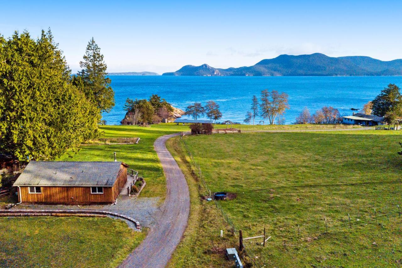 Obstruction Pass Cottage Olga Extérieur photo