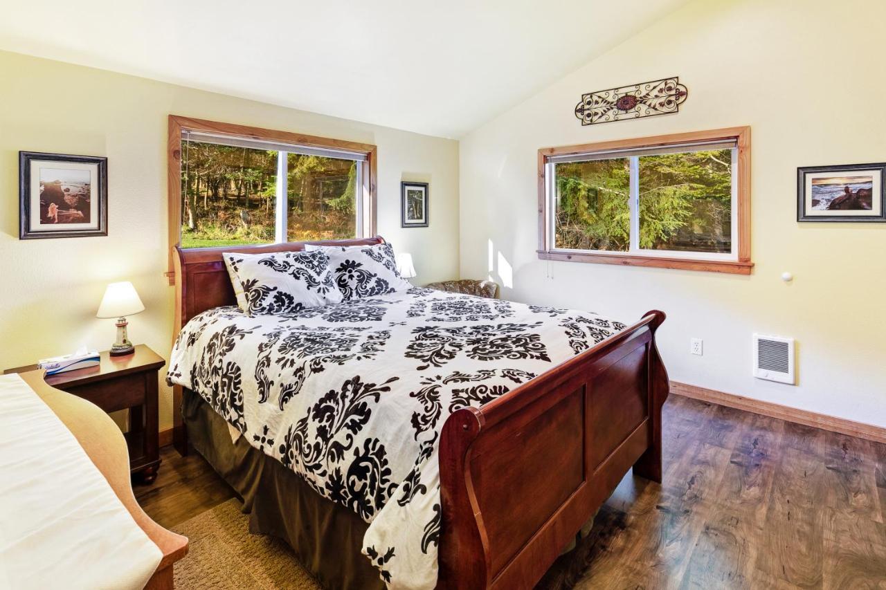 Obstruction Pass Cottage Olga Extérieur photo